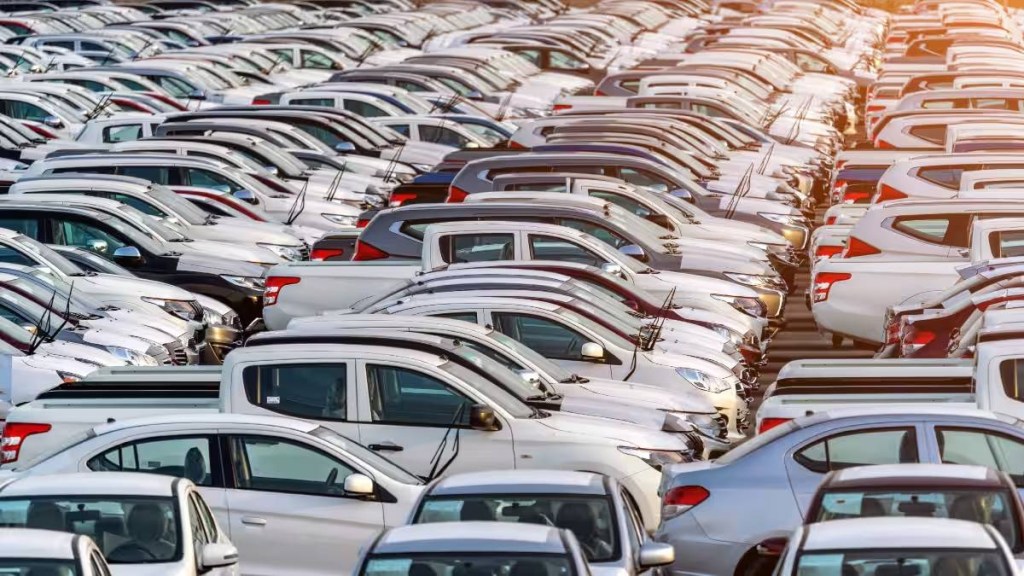 Passenger vehicle sales hit 18 month low in June print eco news