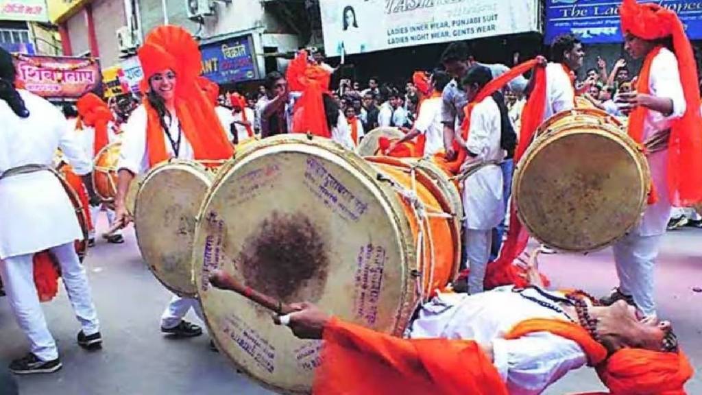 Pune Dhol Tasha teams Pune Municipal Commissioner