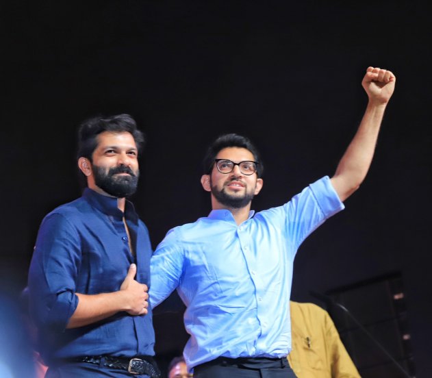 Raj Thackeray Uddhav Thackeray Vijayi Sabha Family Photos