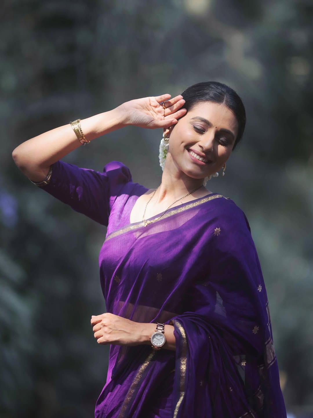 Reshma Shinde Purple Cotton Saree Look