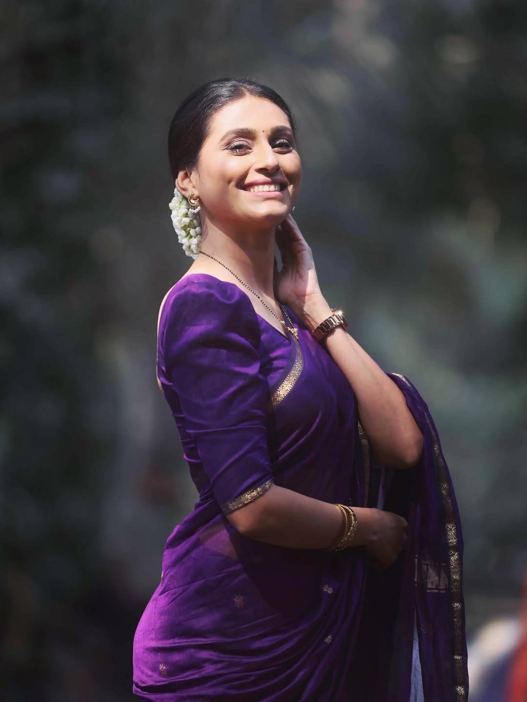 Reshma Shinde Purple Cotton Saree Look