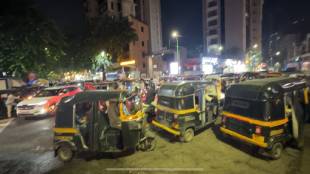 The indiscipline of the rickshaw drivers and the traffic is causing chaos in thane