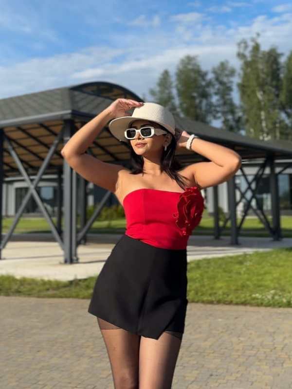 Ruchira jadhav stylish look in short dress