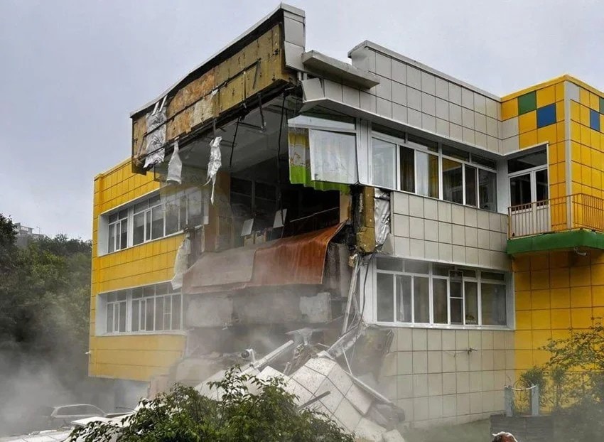 Russia Earthquake and japan tsunami photos