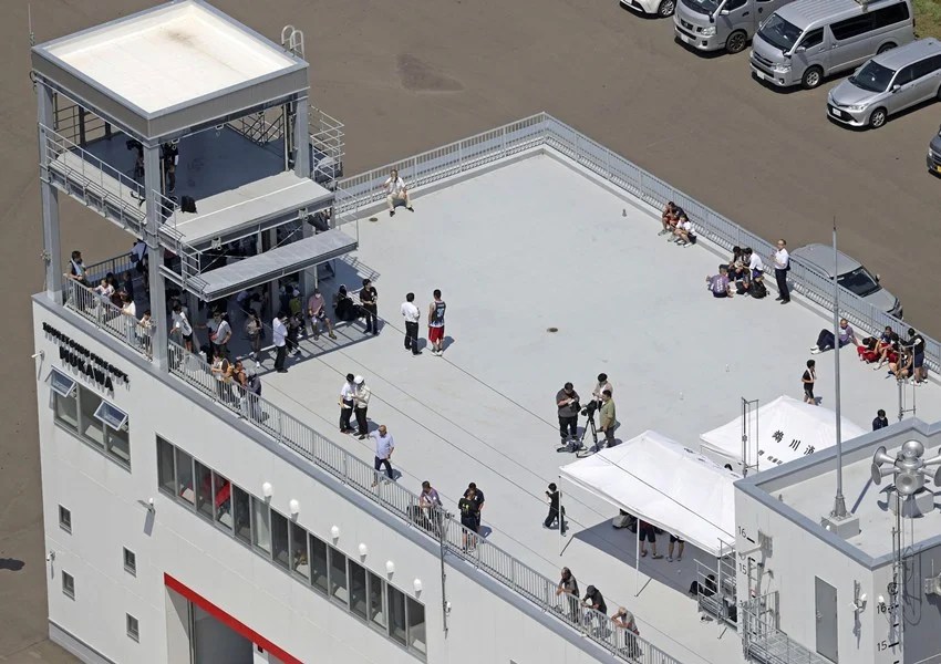 Russia Earthquake and japan tsunami photos
