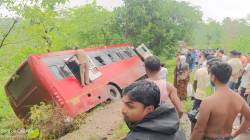 डहाणू छ.संभाजीनगर बसचा अपघात; १४ प्रवासी जखमी, दोन गंभीर