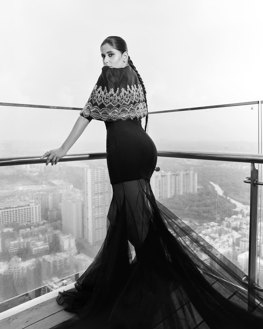 Sai tamhankar s stylish look for filmfare 2025