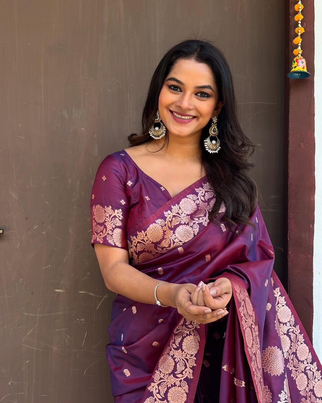 Sakshee Gandhi Purple Nauvari Mangalagaur Look