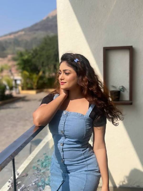 Sanjana Kale Denim dress beautiful look