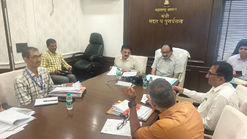 Guardian Minister Sanjay Savkare and Relief and Rehabilitation Minister Makarand Jadhav