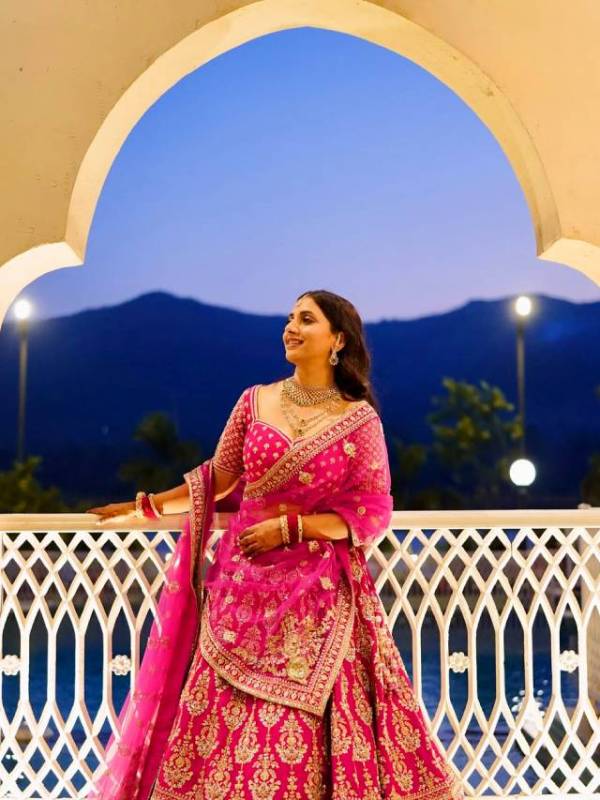 Sayali Sanjeev in pink colour lehenga