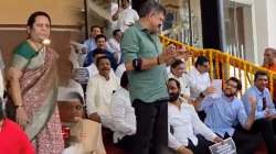 विधीमंडळाच्या पायऱ्यांवरून आदित्य ठाकरेंची मर्सिडीजवरून घोषणा, नीलम गोऱ्हेंचा एक कटाक्ष अन्…