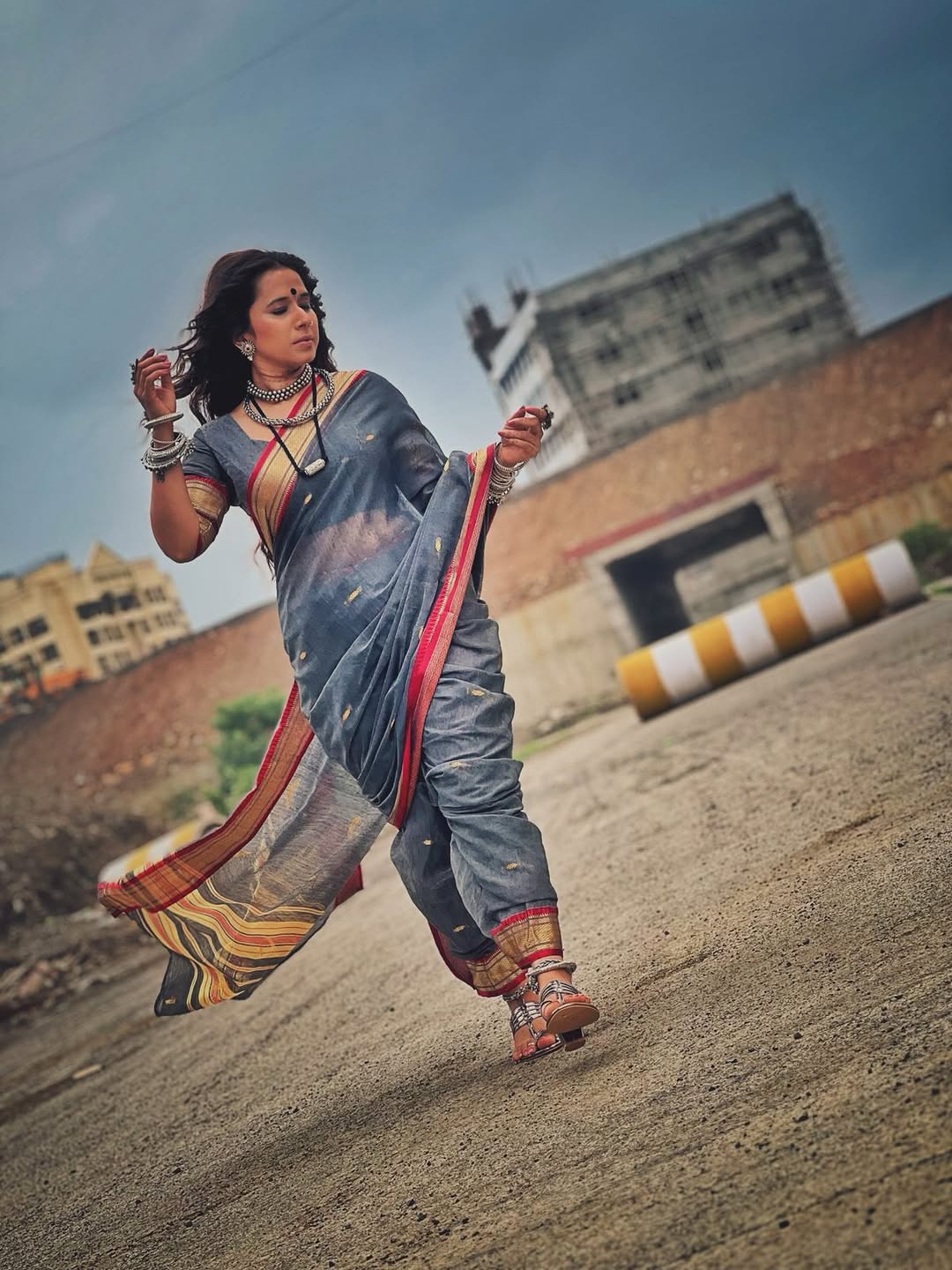 Shreya Bugde Chala Hawa Yeu Dya ComedyCha Gangwar