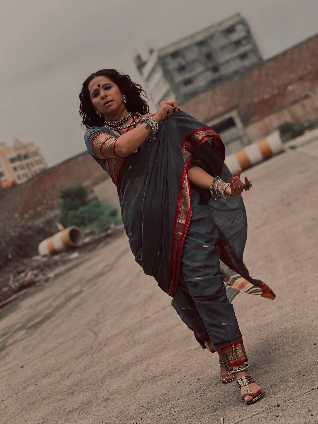 Shreya Bugde Chala Hawa Yeu Dya ComedyCha Gangwar