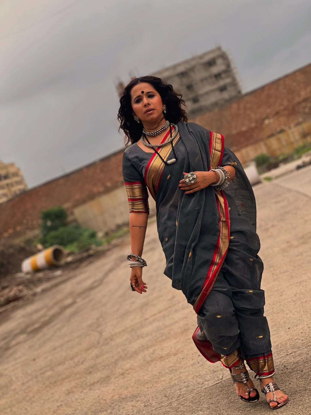 Shreya Bugde Chala Hawa Yeu Dya ComedyCha Gangwar