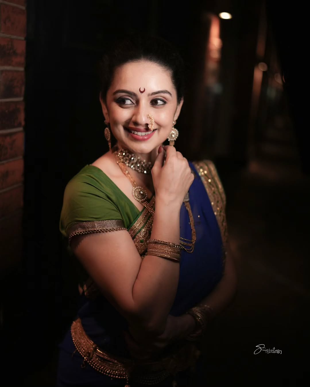 Shruti Marathe Blue Nauvari Saree Look