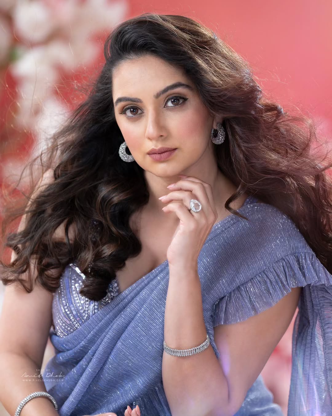 Shruti Marathe Blue Nauvari Saree Look