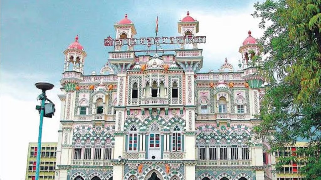 cheque of Rs 4 crore for Panash Tower in Solapur has been lying in the municipality for five years