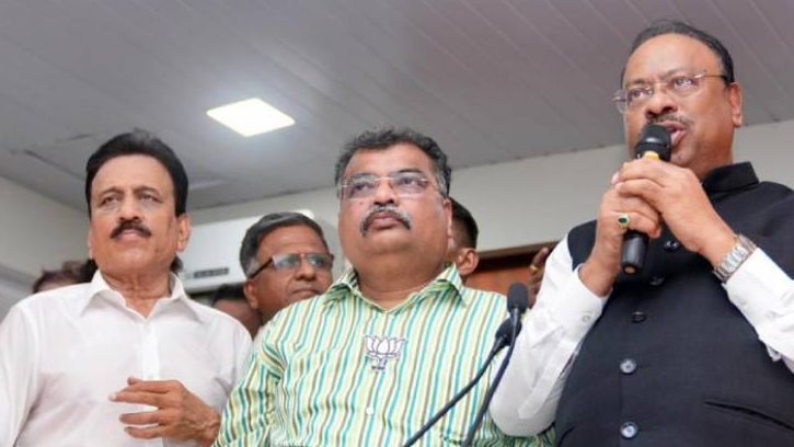 nashik political leader Sudhakar Badgujar crime records and history