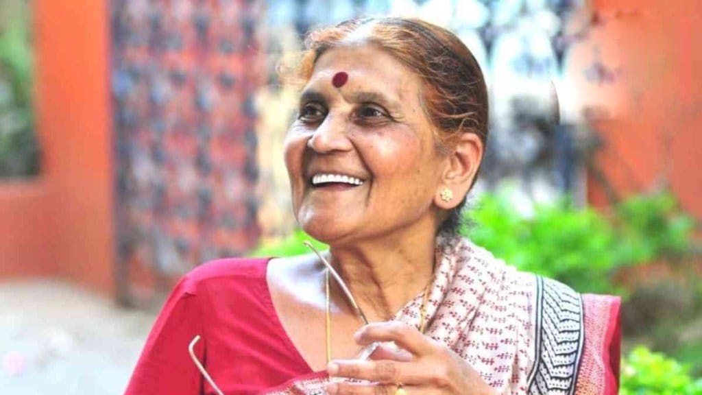 Tara Bhawalkar books launched in Kolhapur