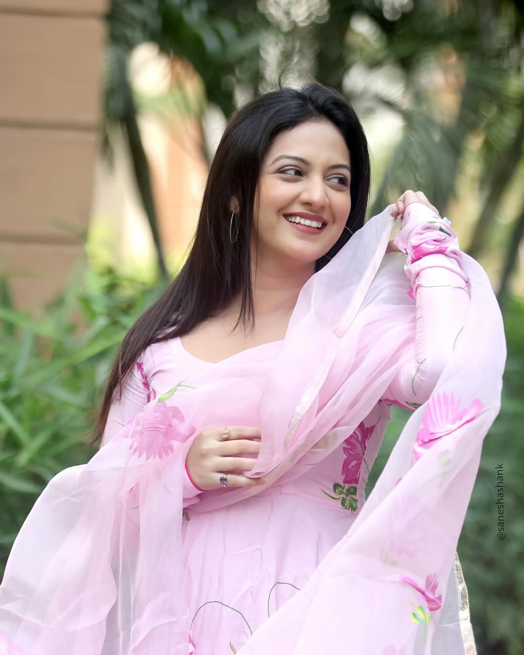 Tejashri Pradhan New Vin Doghantali Hi Tutena TV Serial