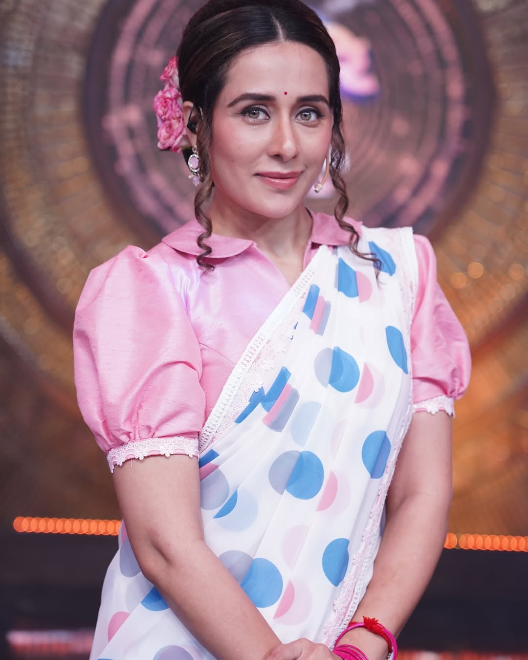 Tejaswini Lonari Retro Look Shitti Vajali Re