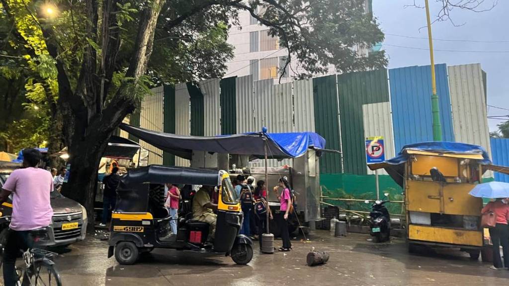 Thane Kolsehet road declared no hawker zone after Air Force raises traffic concerns