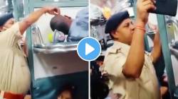 बापरे! धावत्या ट्रेनमध्ये ‘अशी’ होते प्रवाशांच्या मोबाईलची चोरी; पोलिसांनी दाखवले प्रात्यक्षिक; पाहा VIDEO