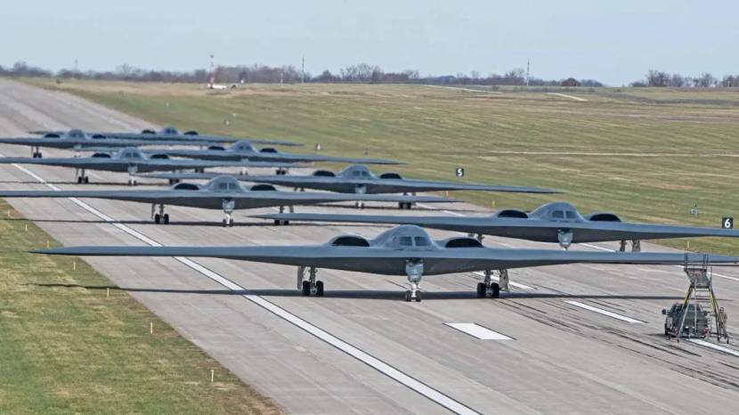 US Air Force B-2