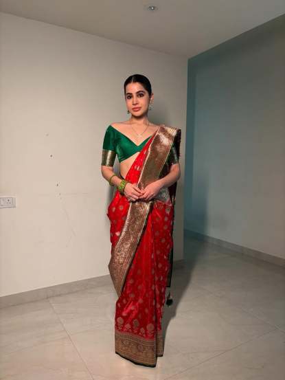 Urfi Javed Red Banarasi Saree Look
