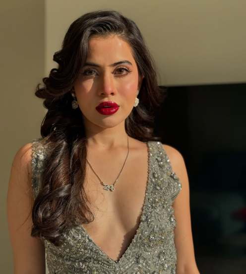 Urfi Javed Red Banarasi Saree Look