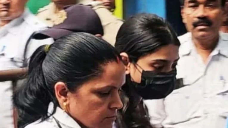 अन्वयार्थ: स्वातंत्र्य आणि बंधुता