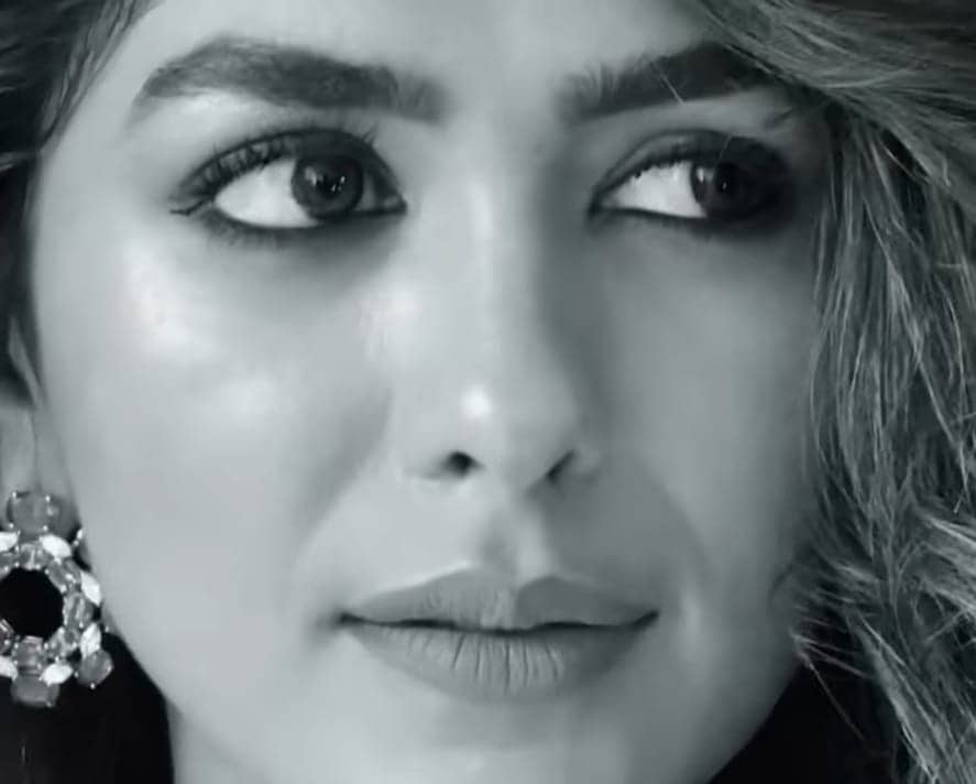mrunal thakur black dress photoshoot