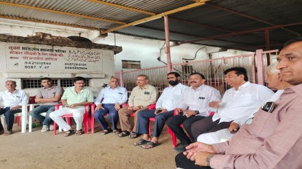 Malegaon Panjarapol issue, illegal wooden sheds Malegaon, wooden sheds safety risks, Panjarapol rent recovery, cattle safety Malegaon, urban safety Malegaon, Malegaon wooden shed ban, Panjarapol rent dispute,