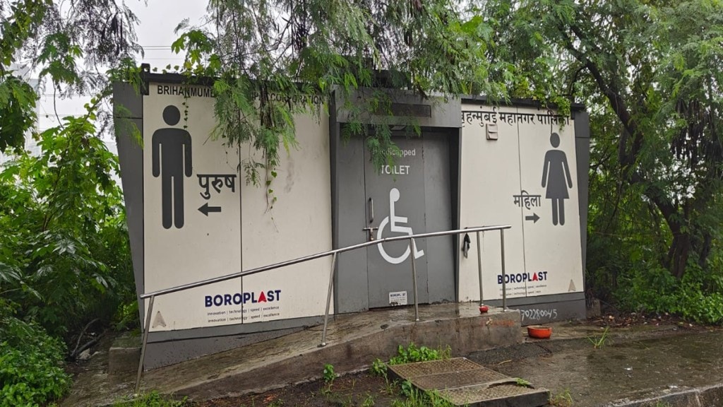 public toilet Mumbai, Eastern Express Highway toilet, Bhandup toilet activation, Mumbai sanitation facilities, Mumbai public restrooms,