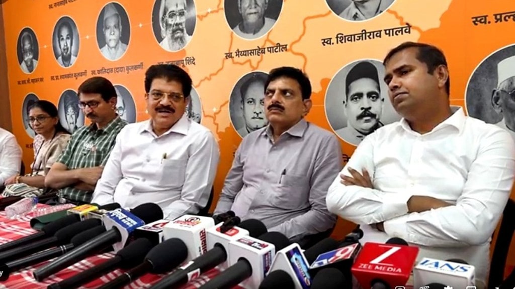 BJP Girish Mahajan defense, Girish Mahajan honeytrap case, Eknath Khadse criticism, Jalgaon BJP news,