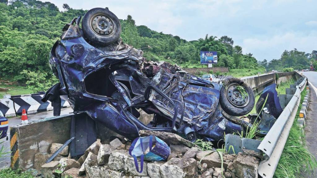 राष्ट्रीय महामार्गांवर सहा महिन्यांत २७ हजार मृत्यू ; केंद्रीय मंत्री नितीन गडकरी यांची राज्यसभेत माहिती