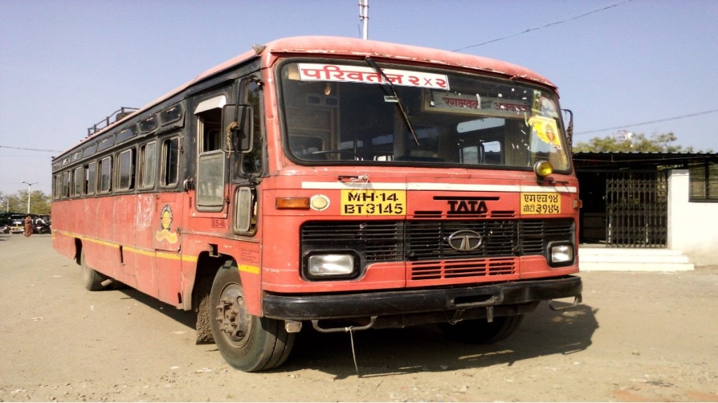 akkalkot msrtc st bus stand area to be cleared of encroachments