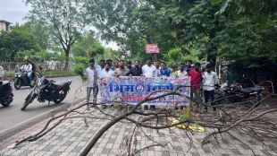 amravati garbage crisis bhim brigade protests dumps garbage outside municipal office