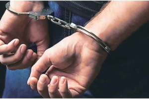Two arrested with weapons from Pune