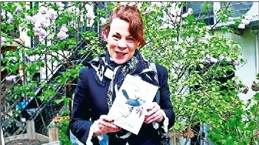 Lily Taylor, Star Movies 90s, Turning to Birds book,