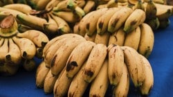 आषाढी एकादशीनिमित्त केळी महाग; किरकोळ बाजारात ६० ते ८० रुपये डझन