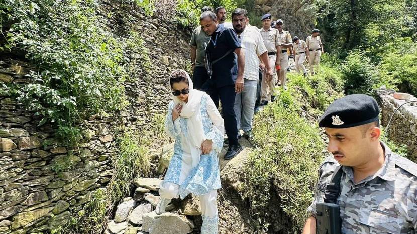 bjp mp kangana ranaut statement on mandi flood controversy