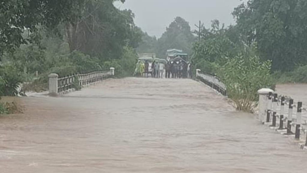 gadchiroli two national highways closed