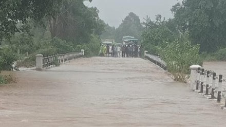 gadchiroli two national highways closed