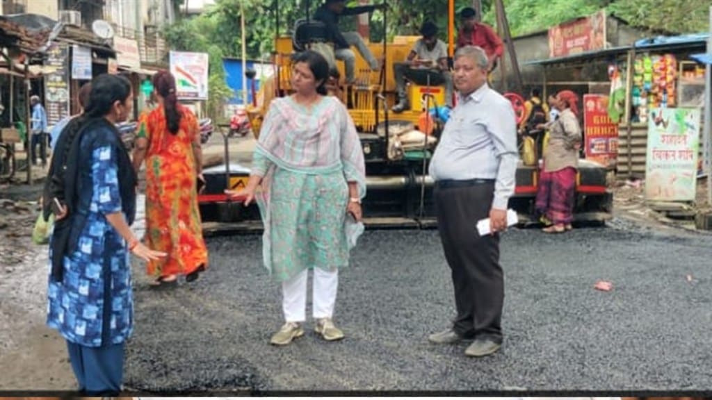Pothole filling work in Dombivli