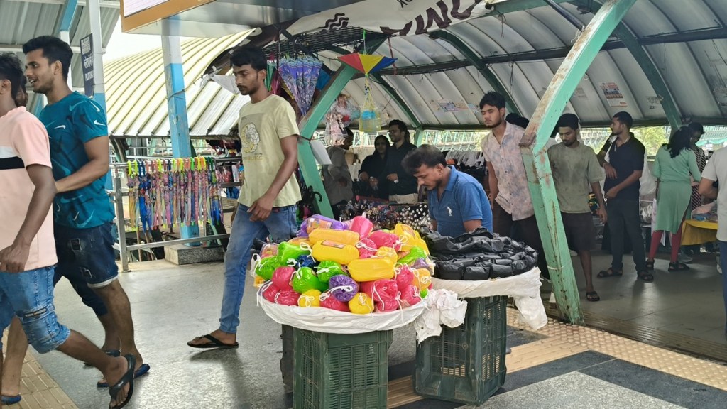 mira road railway station loksatta