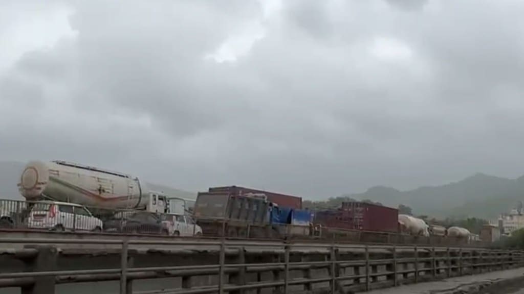 vasai Mumbai highway traffic jam