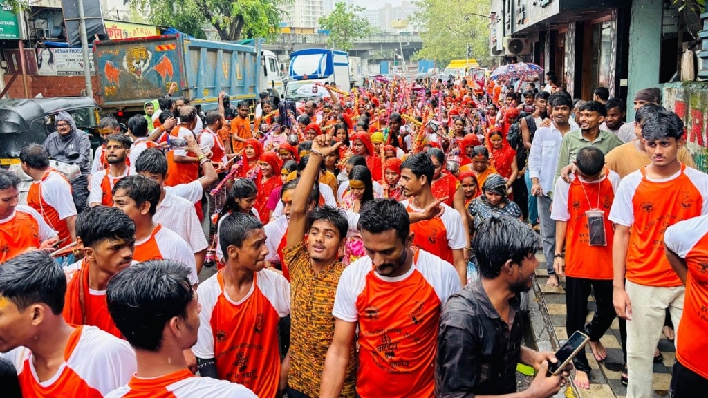 Eggs thrown at Kanwar Yatra mumbai