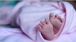 Newborn Infant Thrown : धावत्या ट्रॅव्हल्समधून फेकले नवजात अर्भक, चालकासह दोघेजण पोलिसांच्या ताब्यात